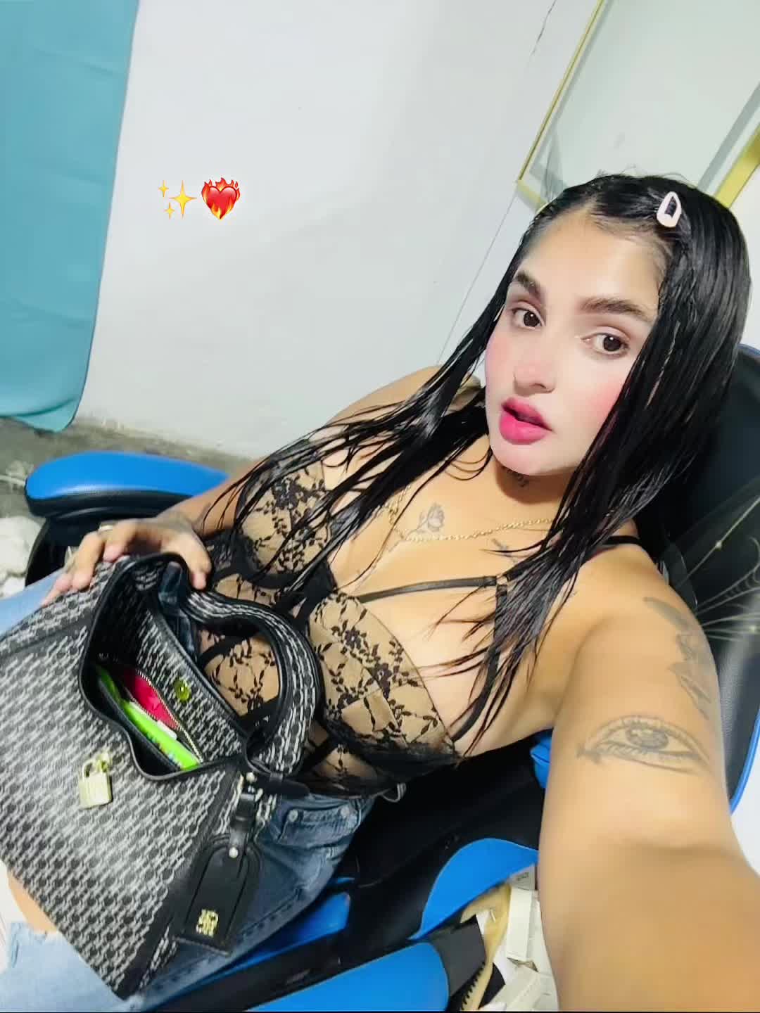 @𝒜𝓁ℯ🦋.