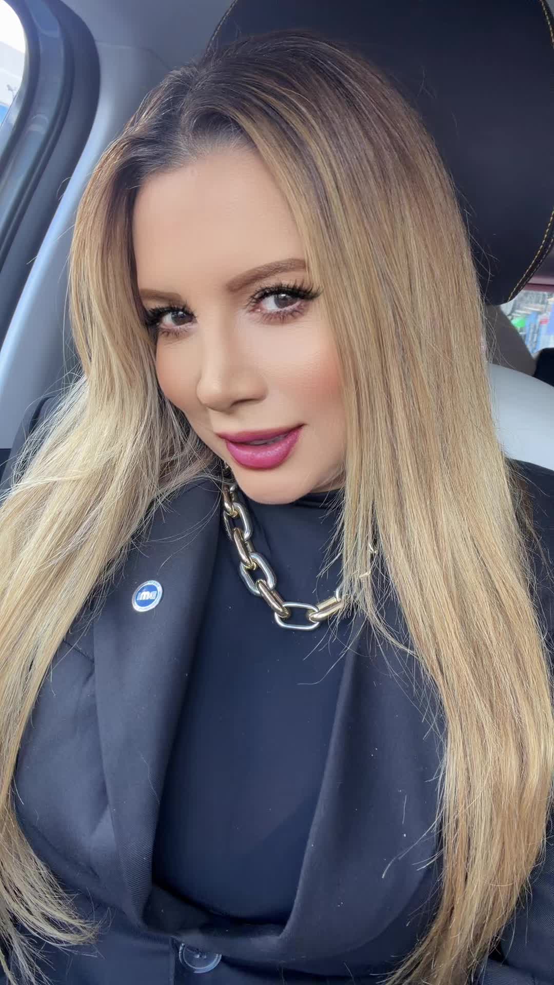 @Anna Karyna