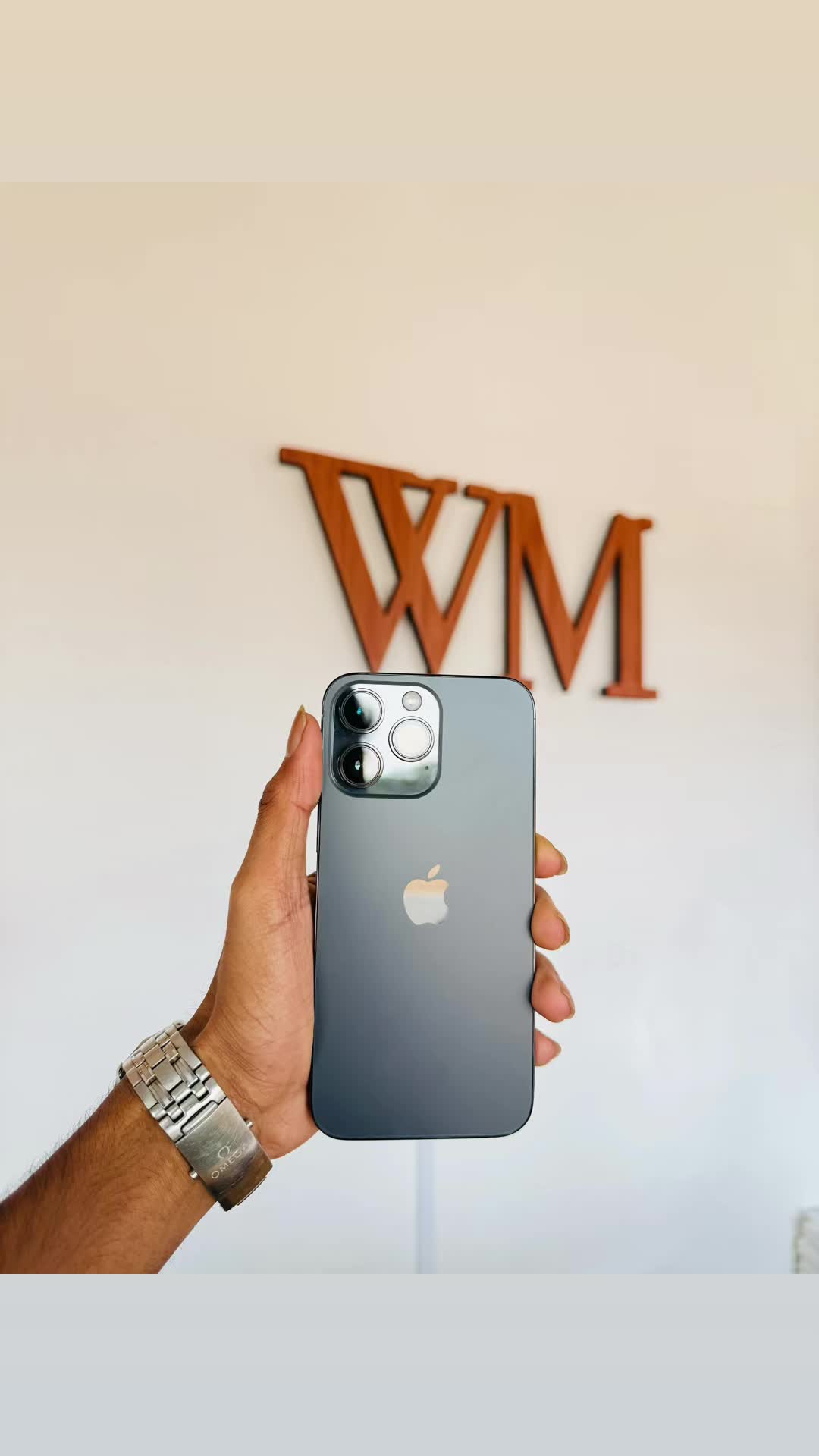 @white_martishop