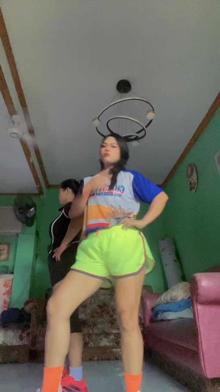 @🦋
