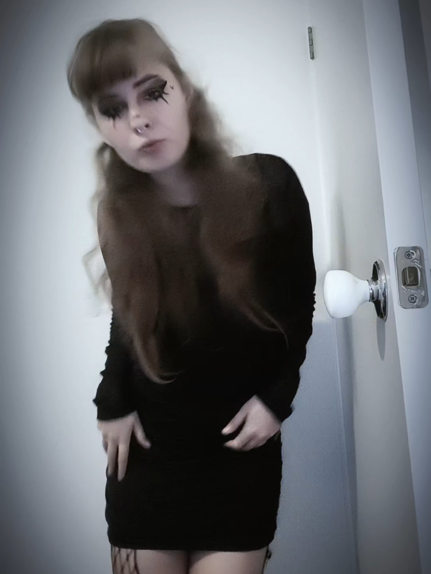 @Bluebrry Goth 🖤