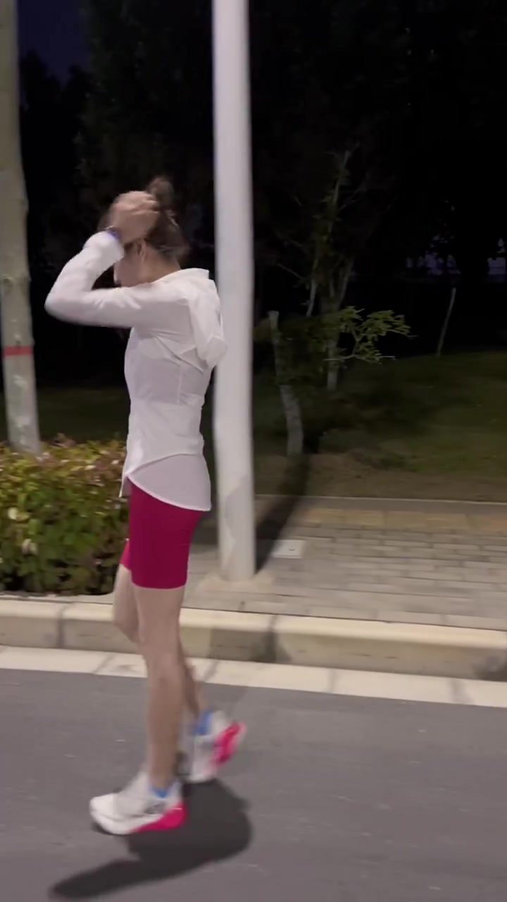 @亞茜