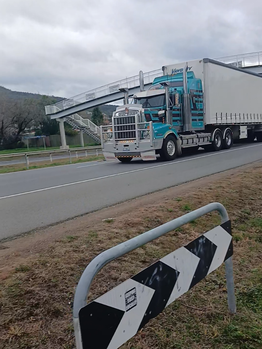 @Truck spotters of tassie