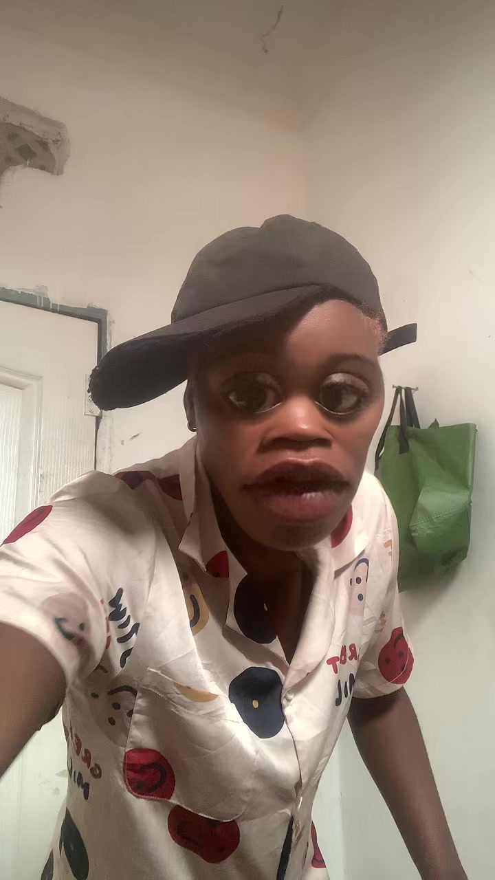 @Chirlay la reine, mère