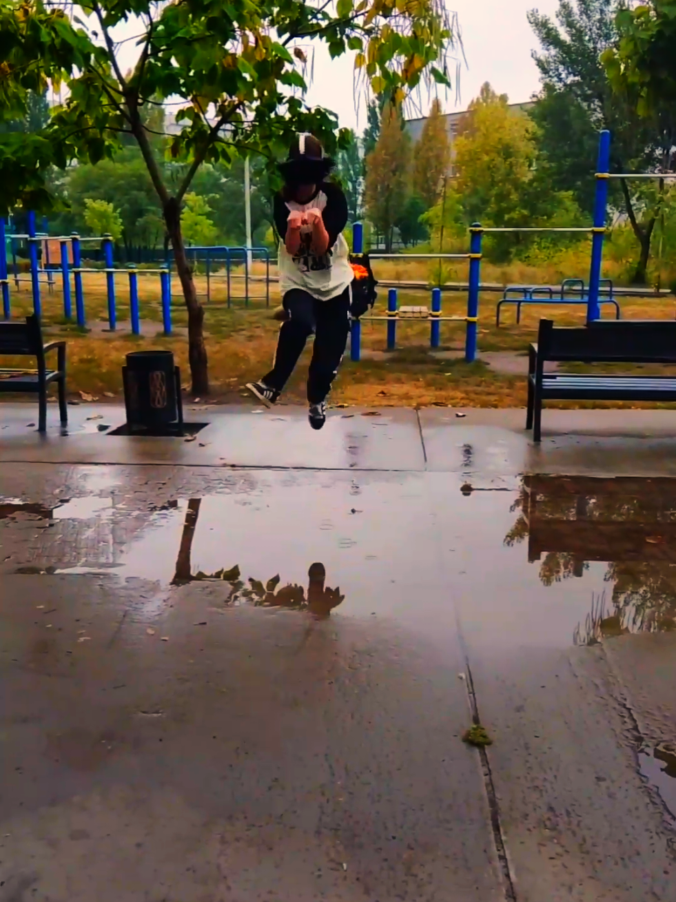 @𝑀𝑒𝑙𝑖𝑠𝑠𝑎