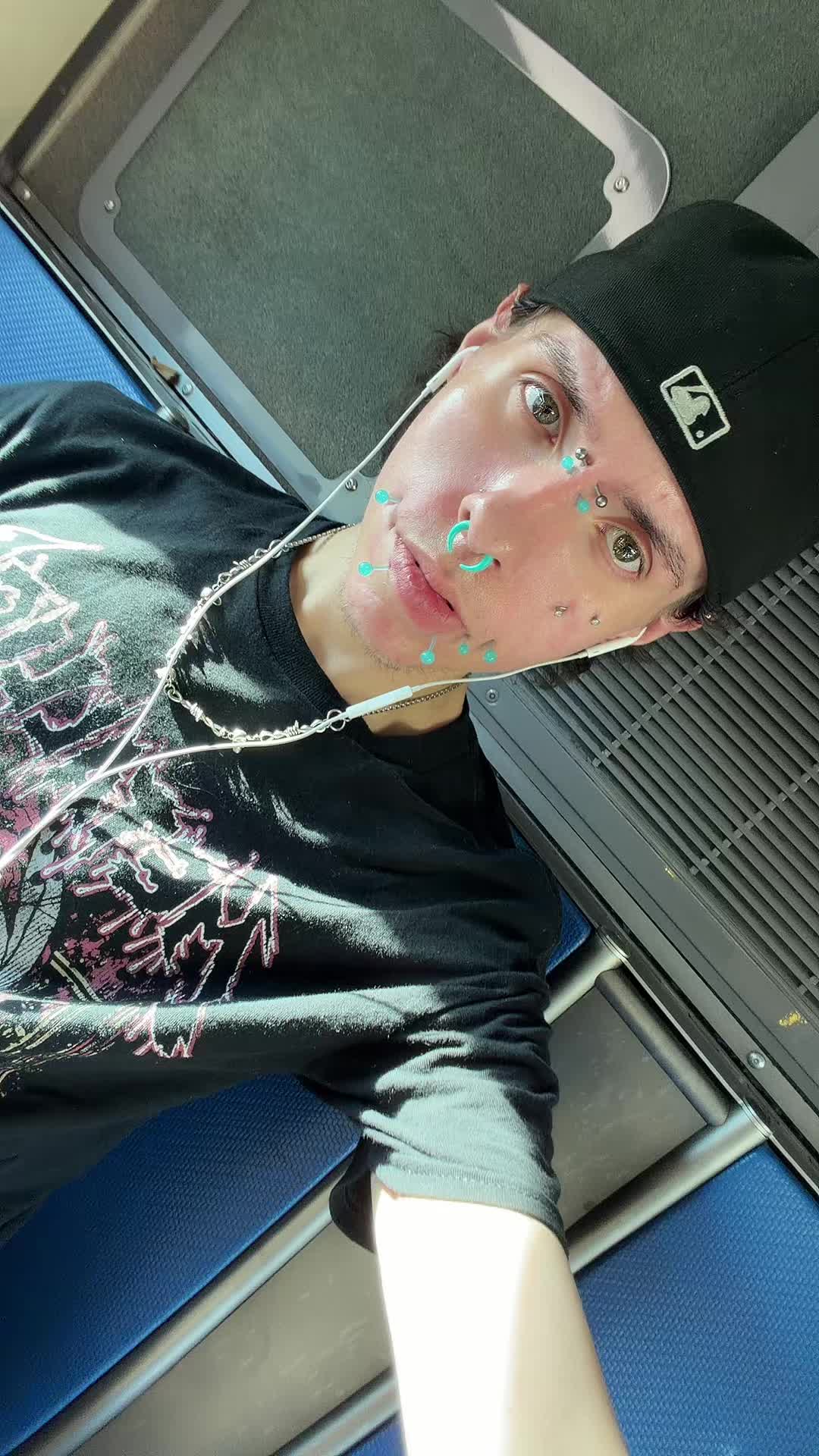 @Delululicious_