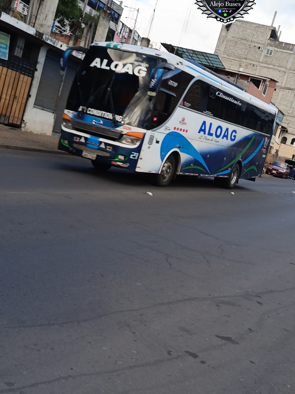@Alejo_buses