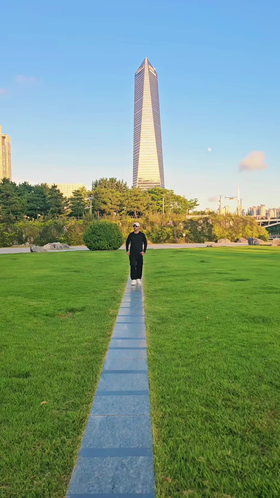 @Aizaz 🇵🇰In🇰🇷Korea