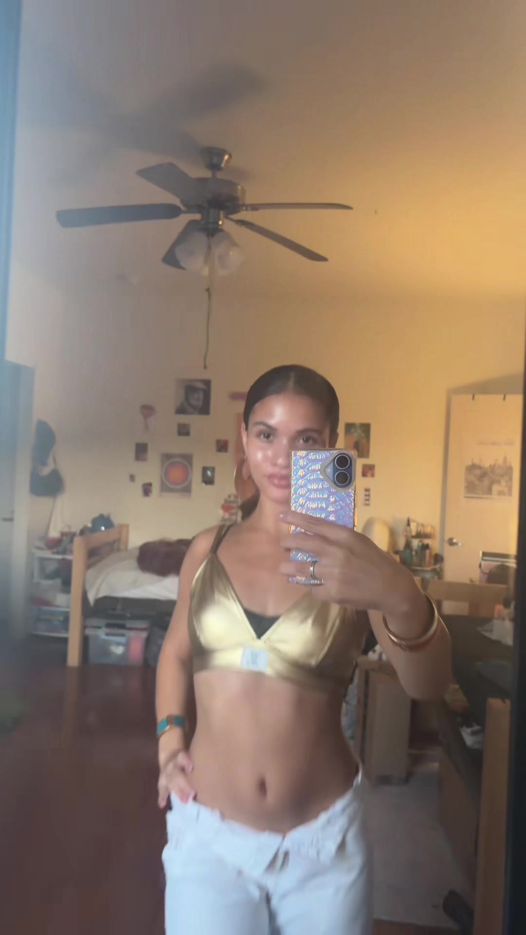 @aneesa