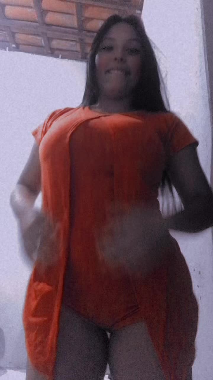 @Taiziinha___2002