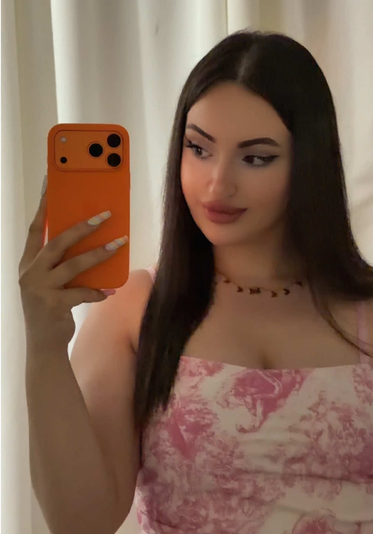 @Ava