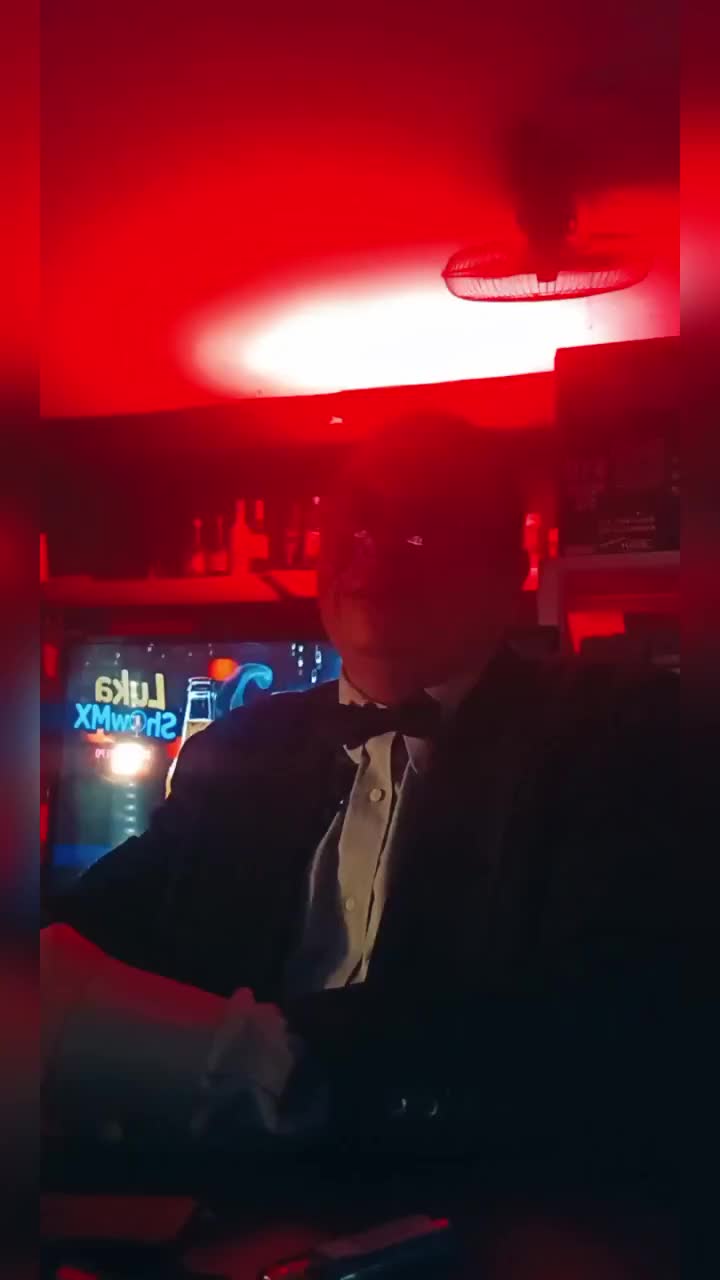 @lukashowmx