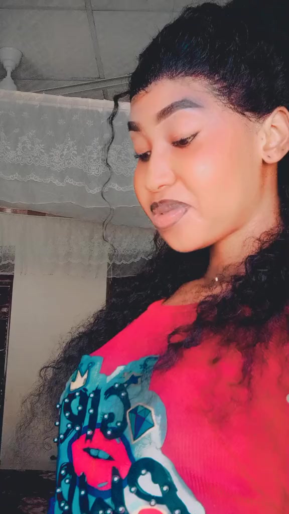 @Queena_manu
