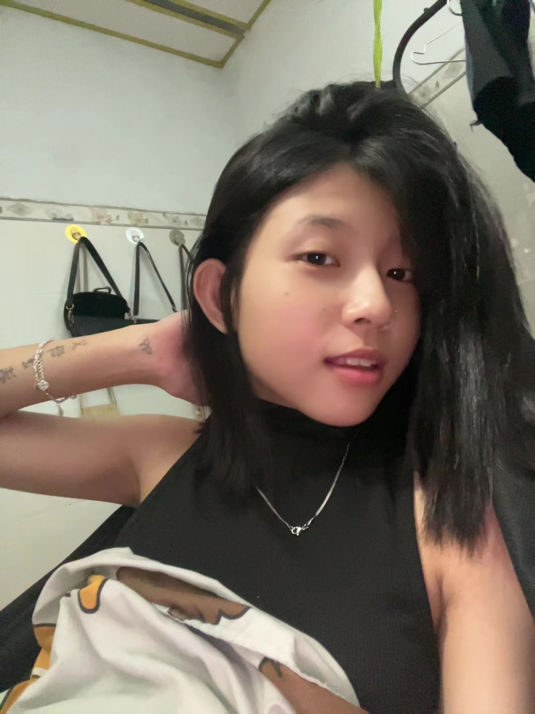 @Lỳ