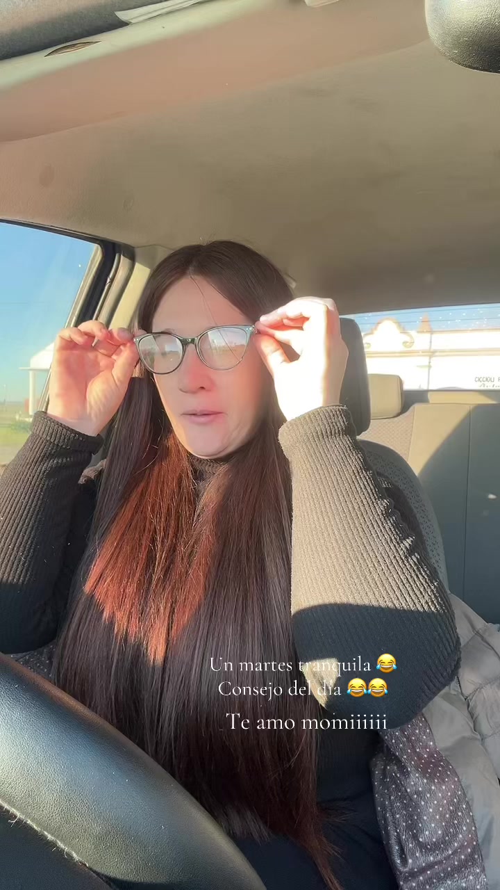 @Vicky🦋