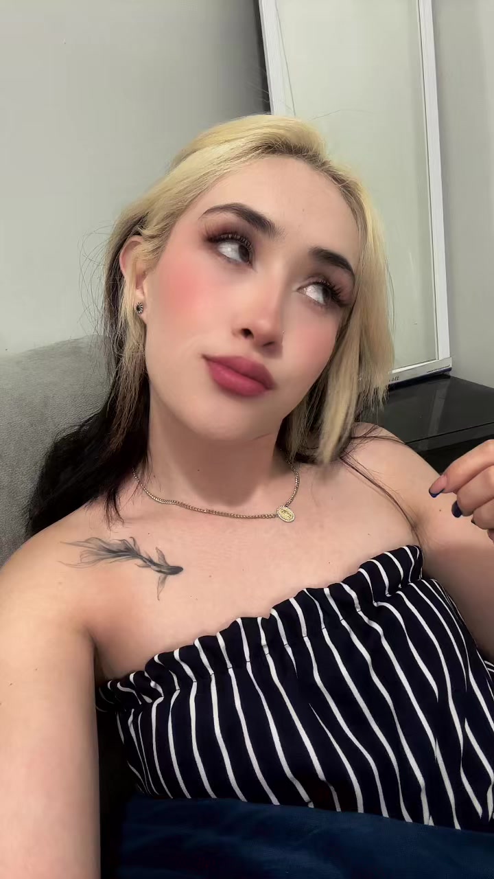 @Roxana De La Rosa Nu