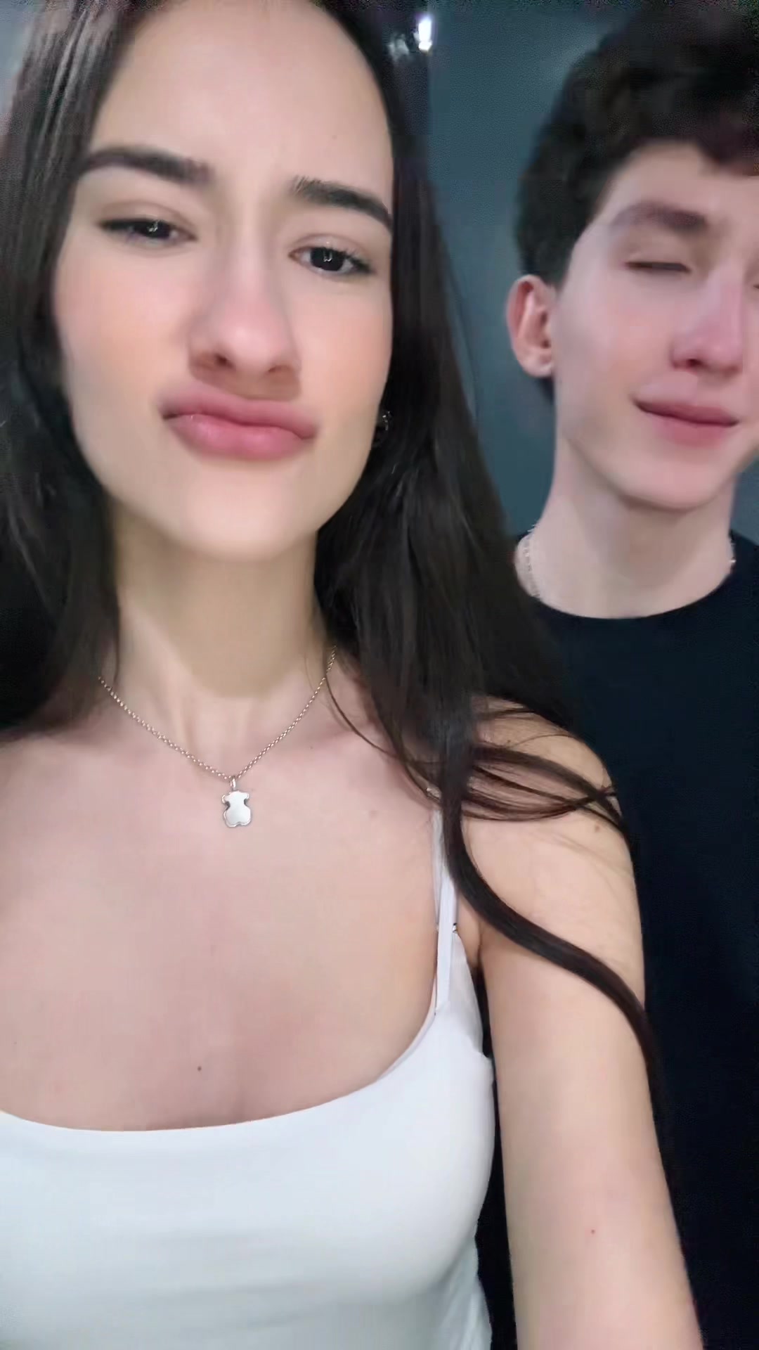 @Y’e
