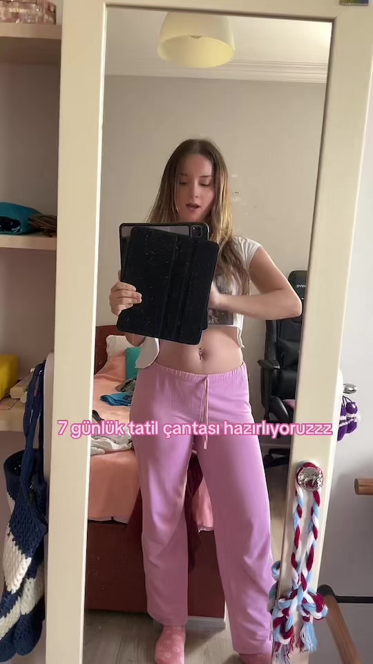 @🦦