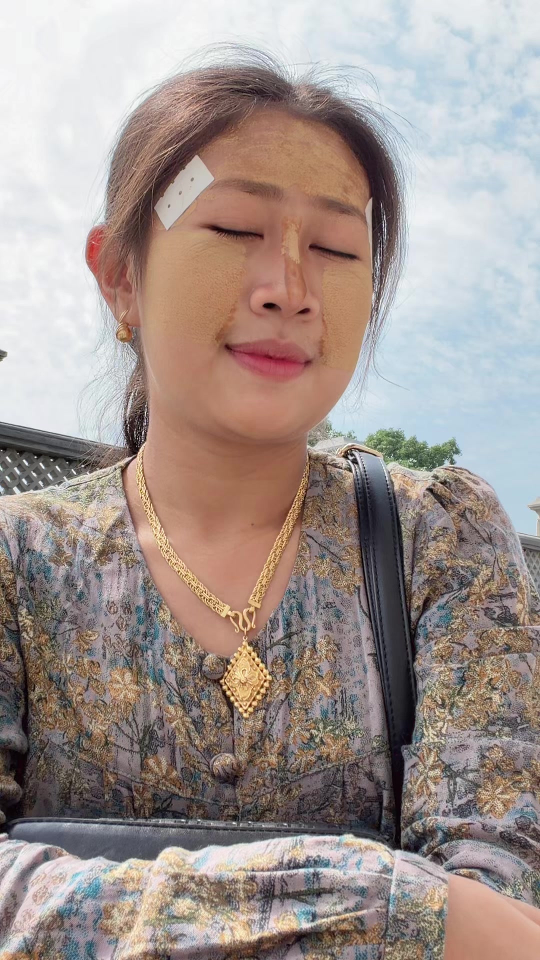 @Zue Zue San. Official