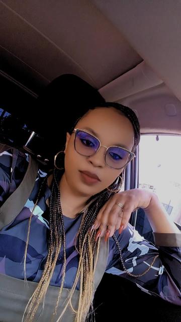 @Joyjoy W