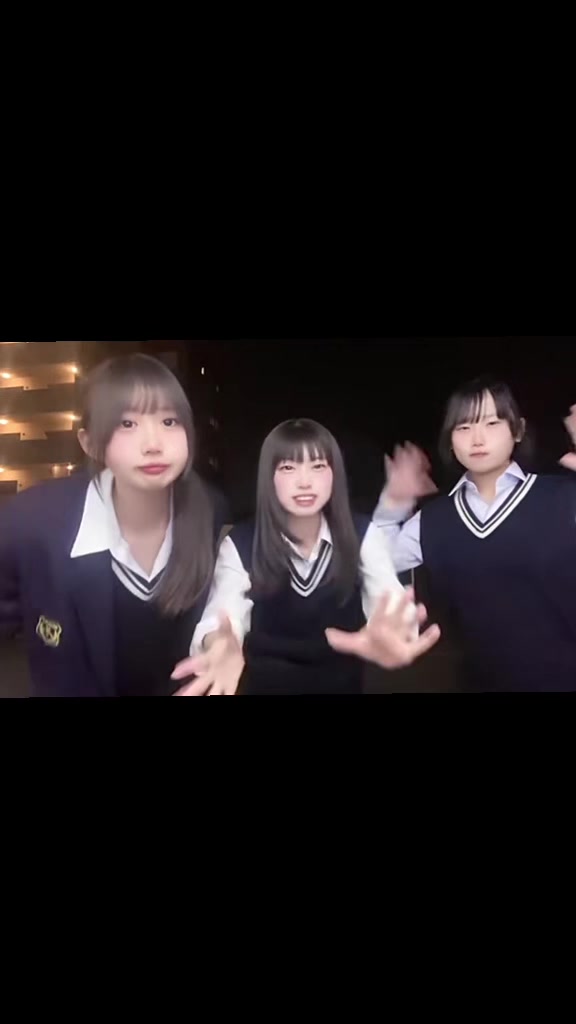 @りりあ