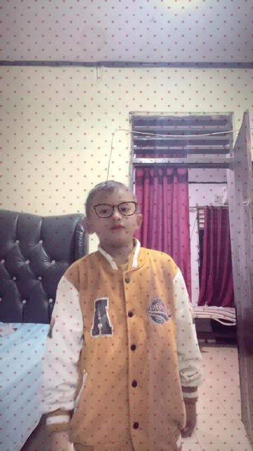 @thia_zakaria