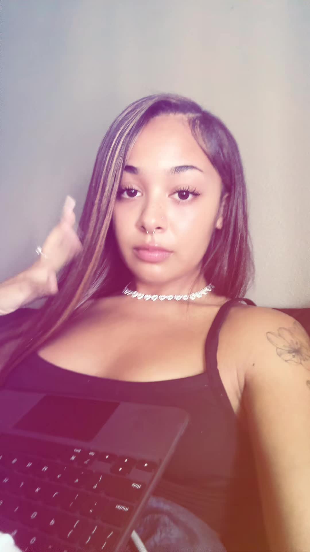 @🫦
