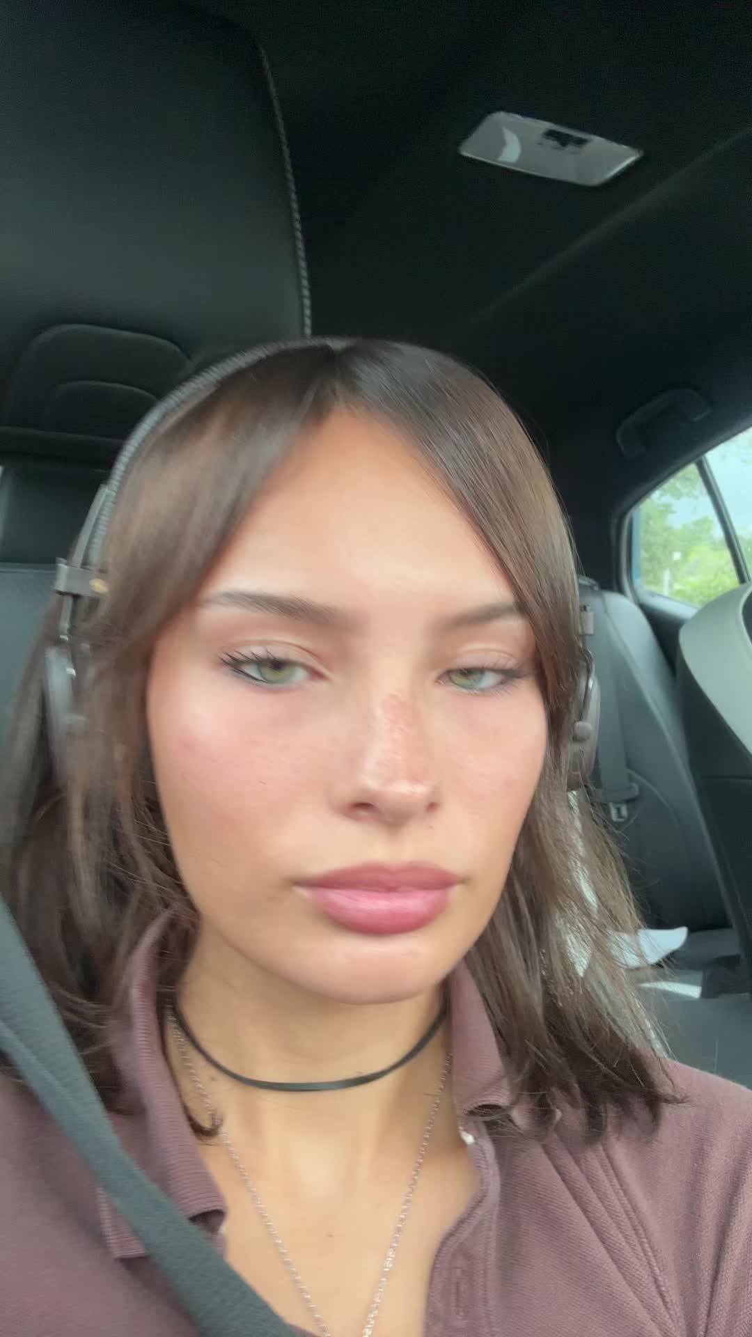 @:3