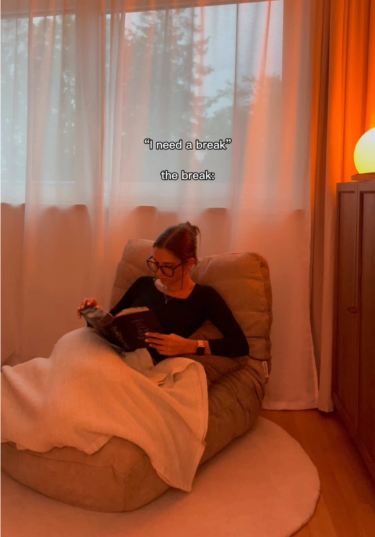 @emibookks 🧝🏼&zwj;♀️📚