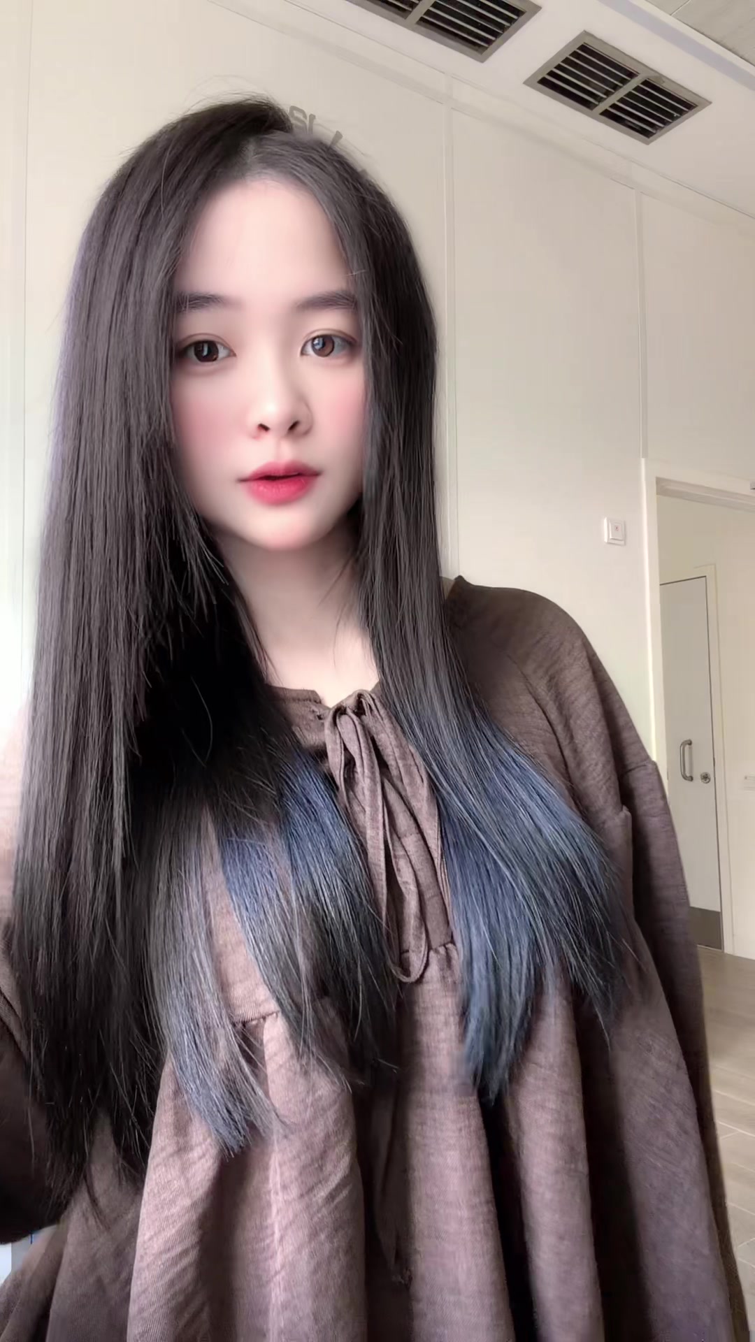 @Tuyết Trinh Ი𐑼 ☃︎