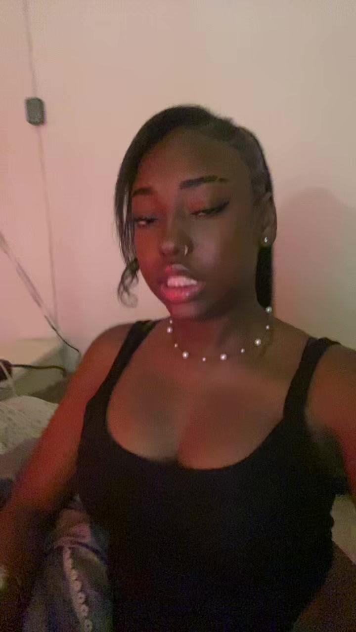@q🍫
