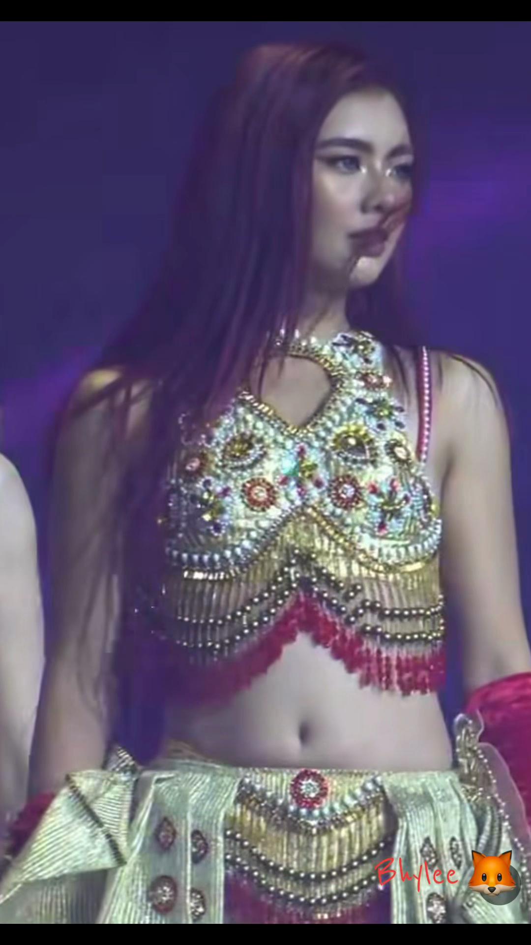 @Bhylee