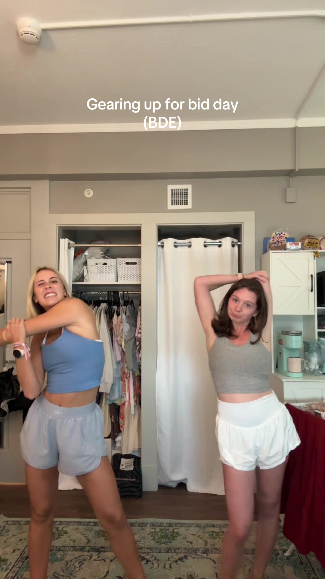 @Livi + Claire 🤸&zwj;♀️🫧🧡