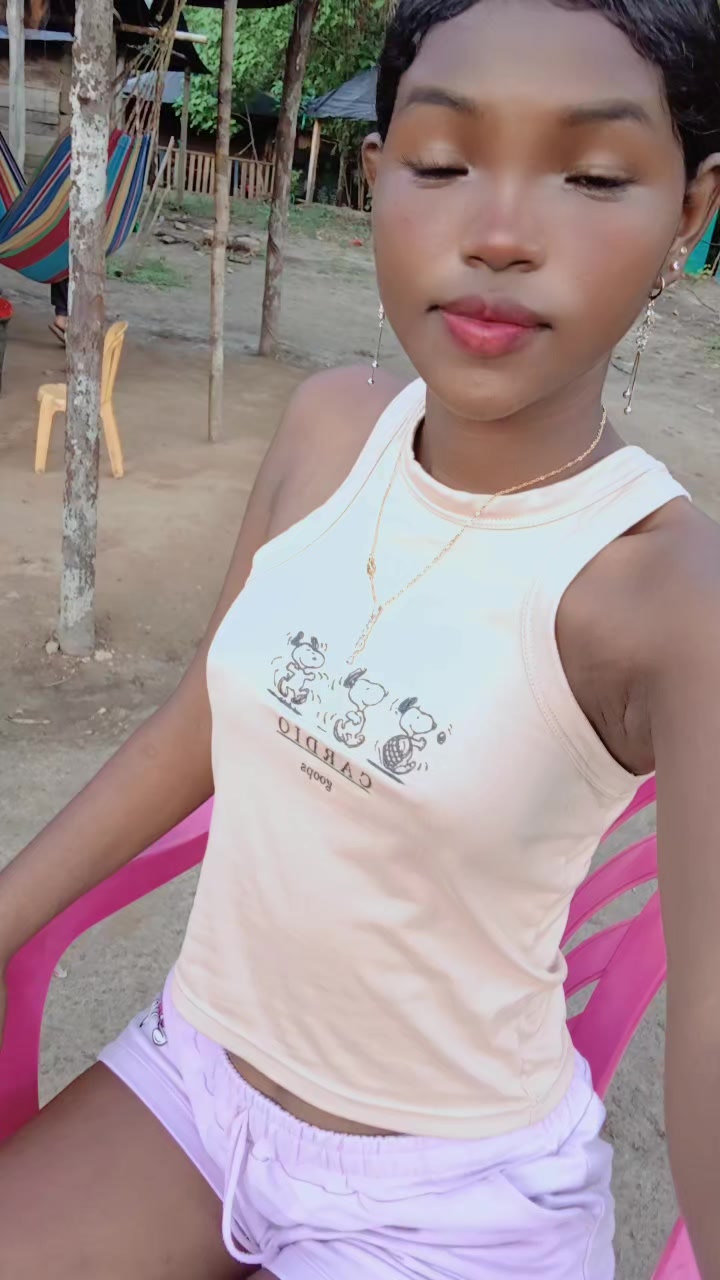 @🫦