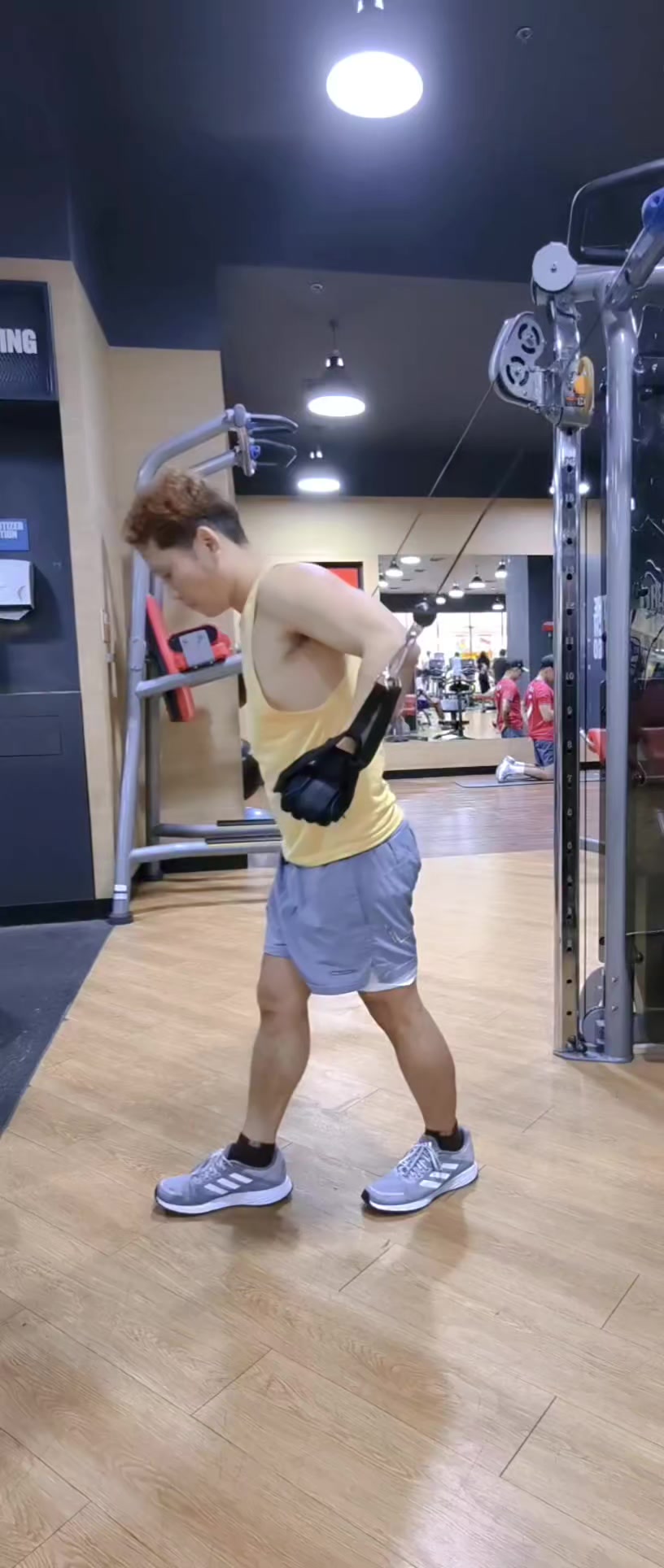 @อสูรน้อย ในตะเกียงแก้ว