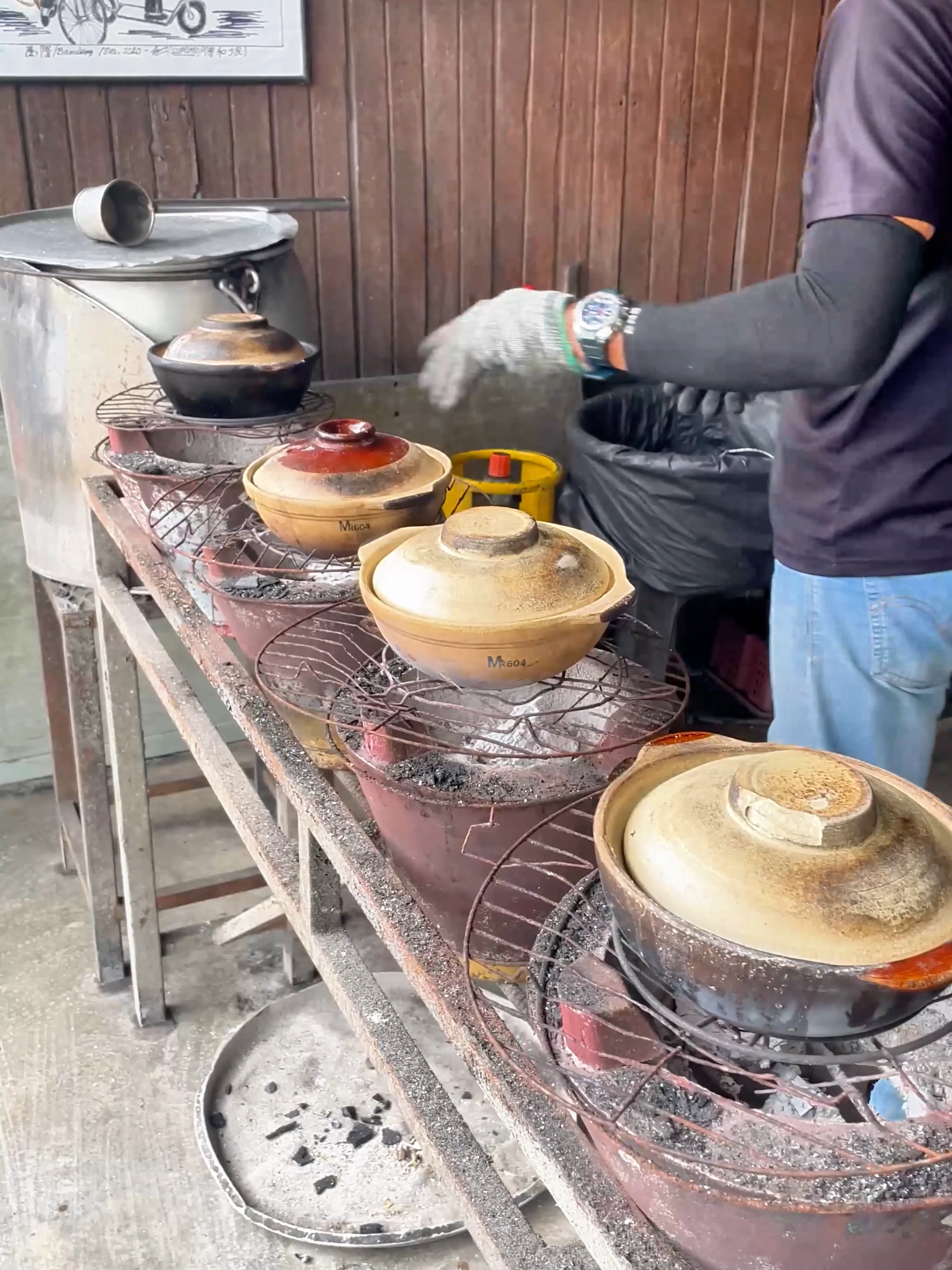 @Puah Mikir Makan Mano?