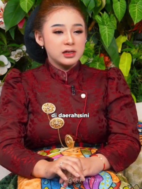 @Curhat di Podcast