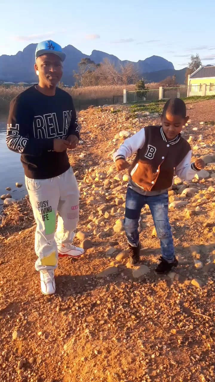 @nolinnoakes.