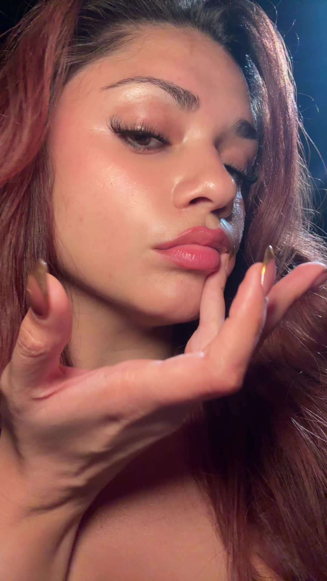 @★ 𝑪𝑯𝑨𝑹𝑰𝑺𝑴𝑨 ★