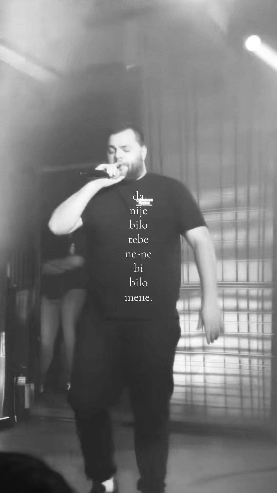 @༄