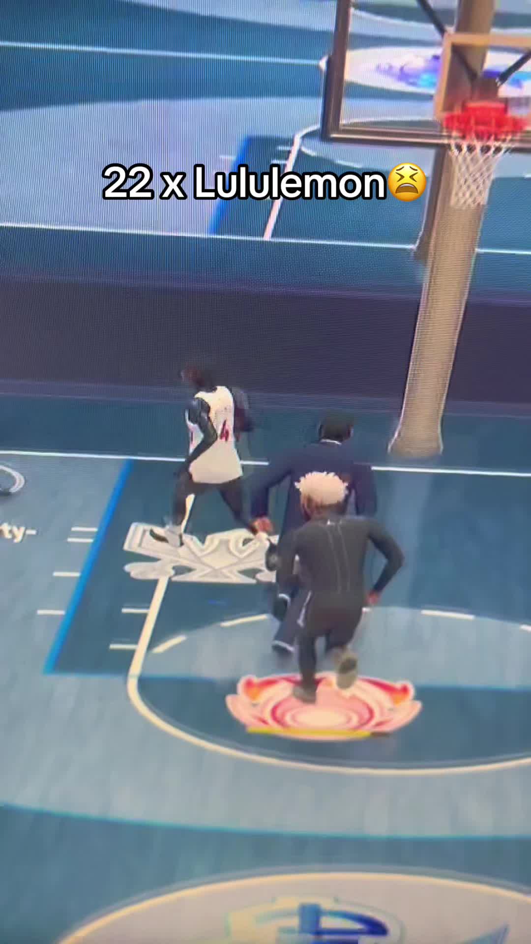 @⃟
