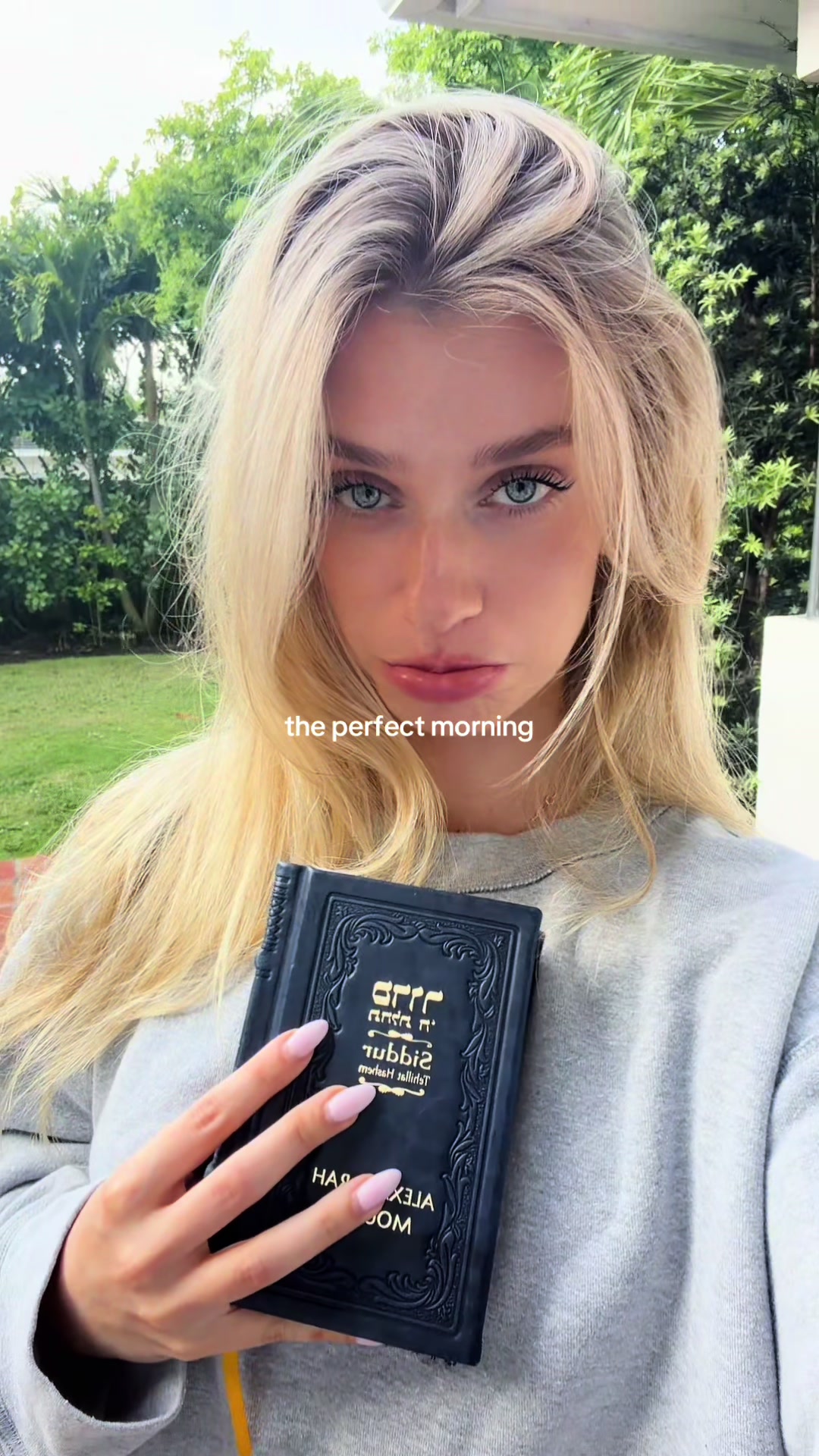 @Alexandra Moulavi