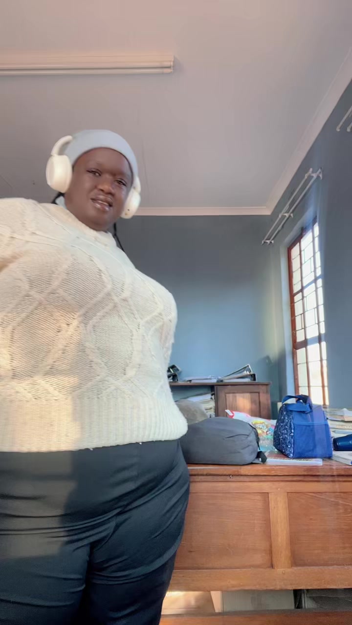 @MPHOLIZZ