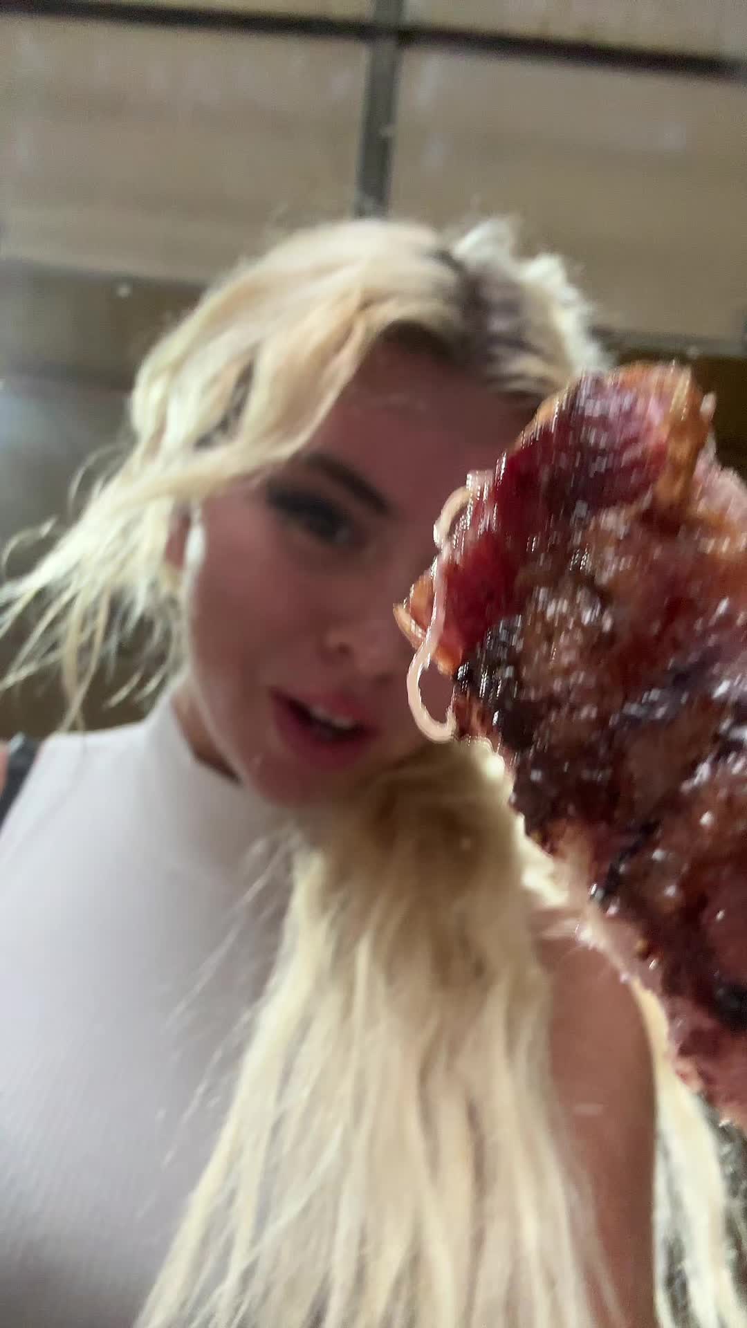 @Valianna Rose