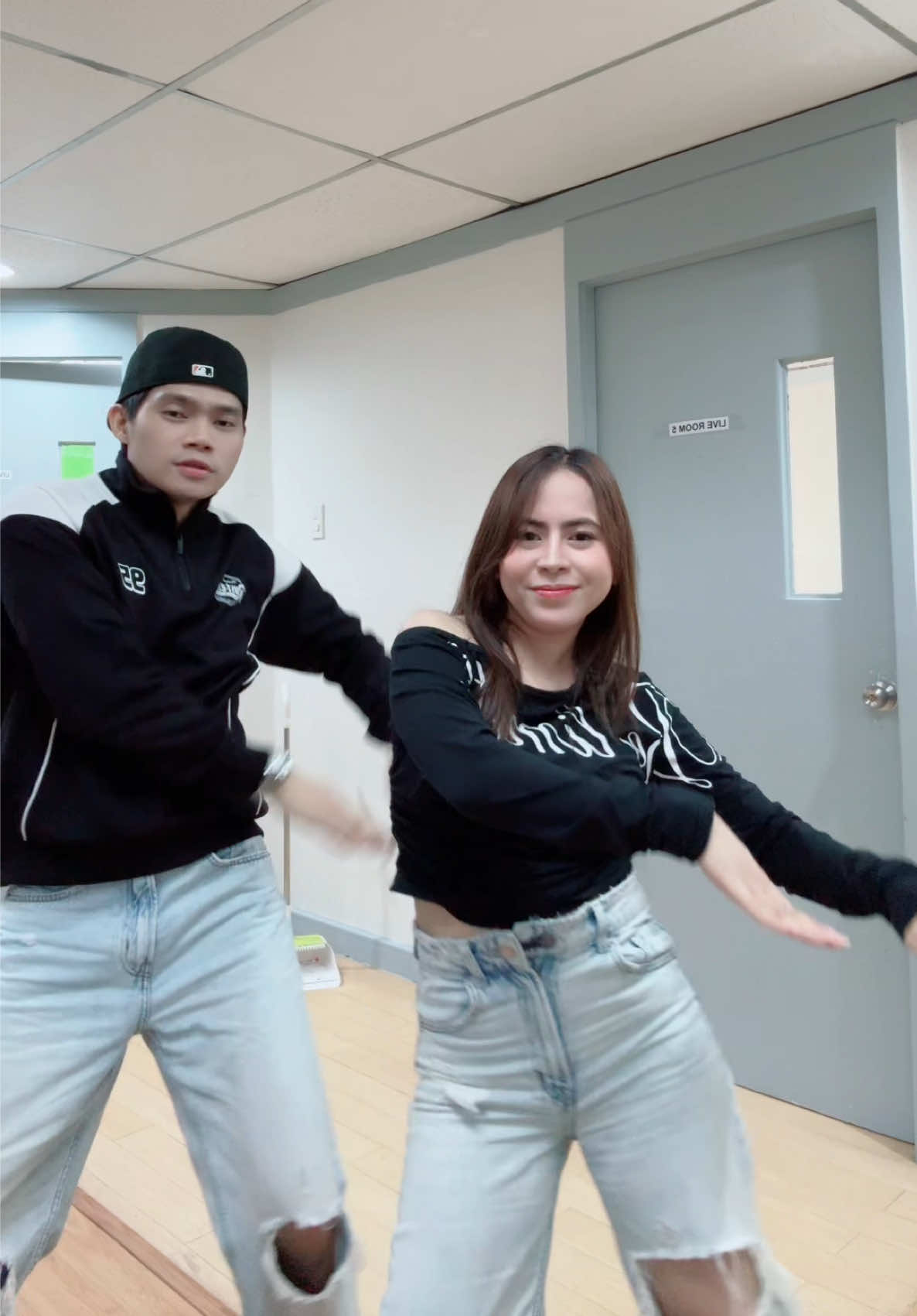 @kimshymoves
