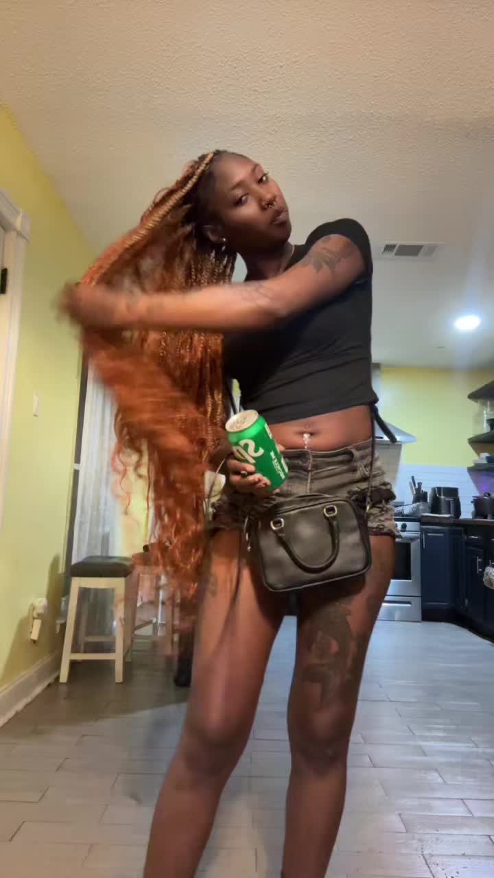 @missbratt.t