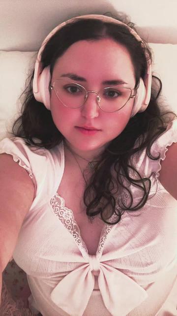 @Luna 🌙