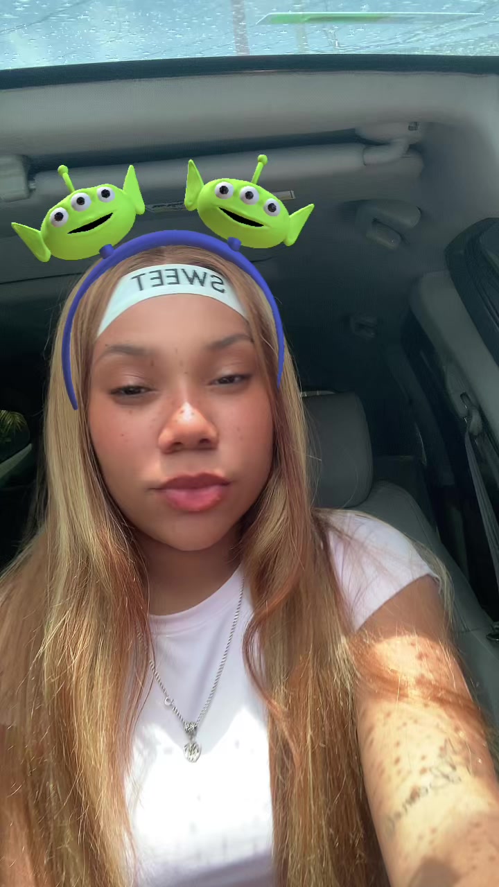 @Alba🩷