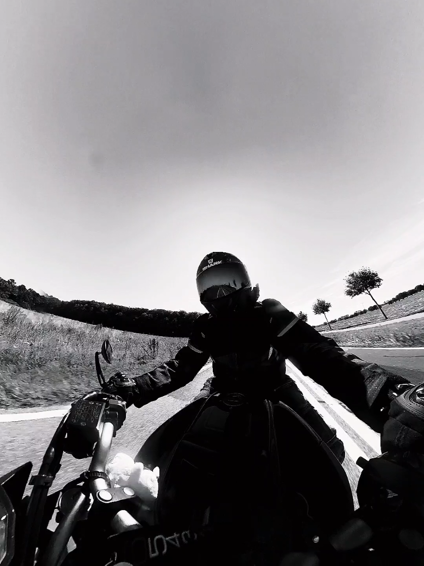 @🏍 𝕮𝖍𝖆𝖗𝖑𝖞 🏍