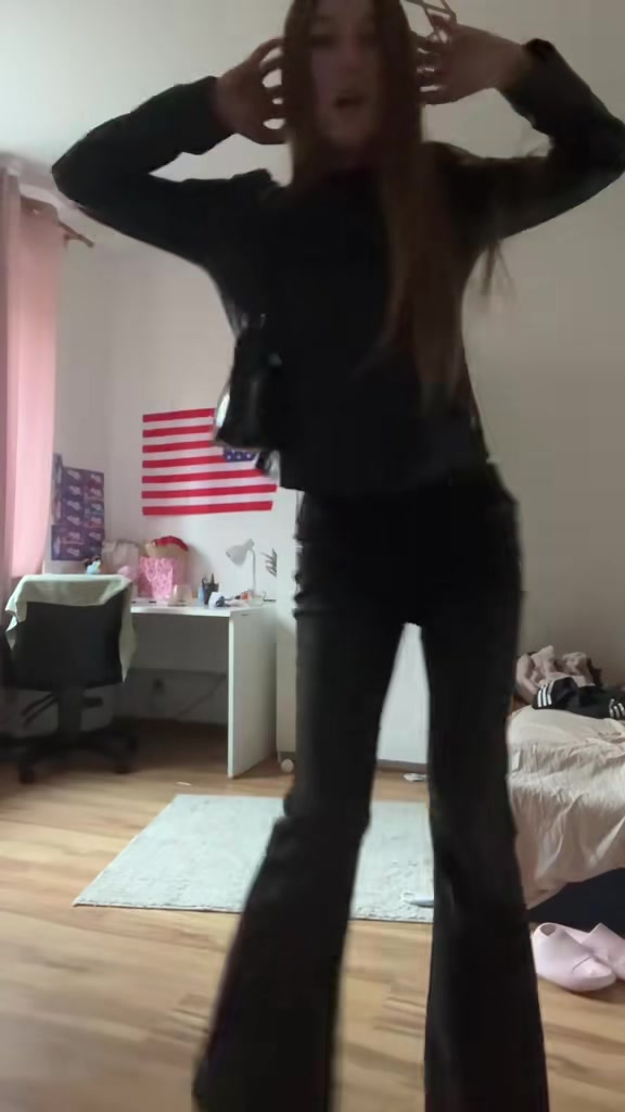 @аня